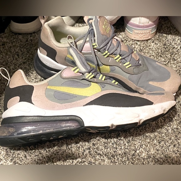 Nike Air Max 270 React- Youth Size 7 - Picture 8 of 10